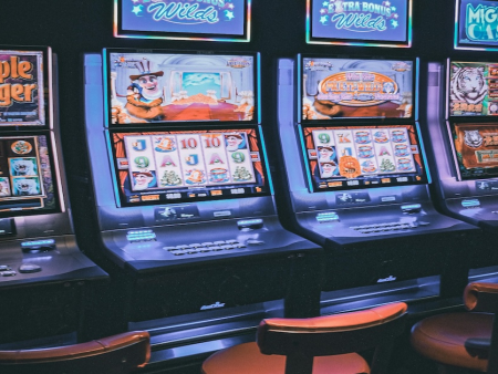Comparing Game Libraries and Payouts at the Top Online Casinos for Slots