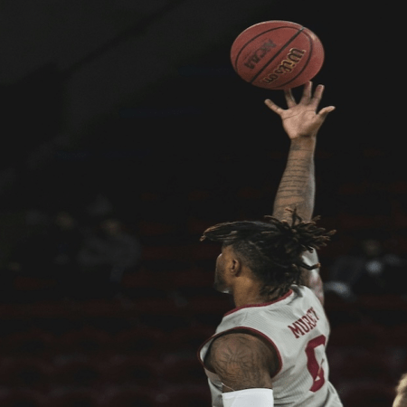 Big 12 Battle: Houston Cougars Host Dangerous UCF Knights