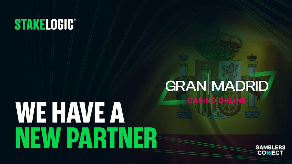 Announcement graphic for Stakelogic's expansion in the Spanish market via the Light and Wonder aggregation platform.